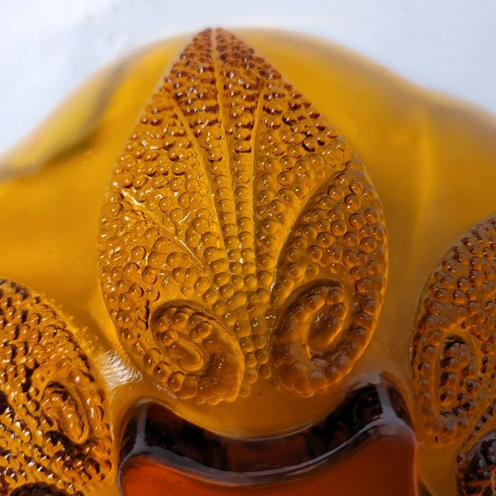 Indiana Glass Tiara Sandwich Leaf Bowl Amber Mid-Century Modern Scalloped 7 inch